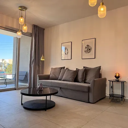 Apartment Hall *
