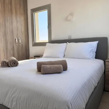 Apartment Hall *