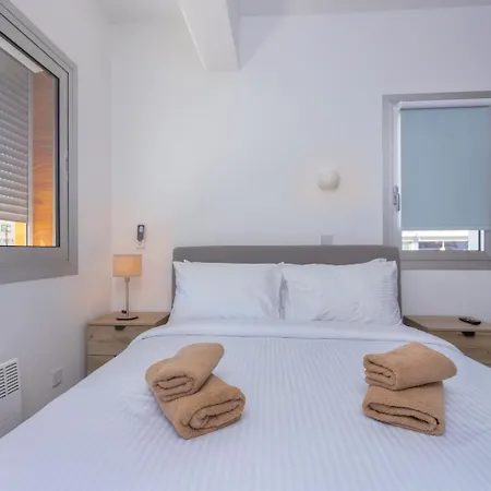Hall Apartment
