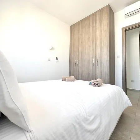 Hall Apartment