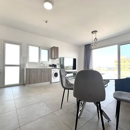 Apartment Hall *